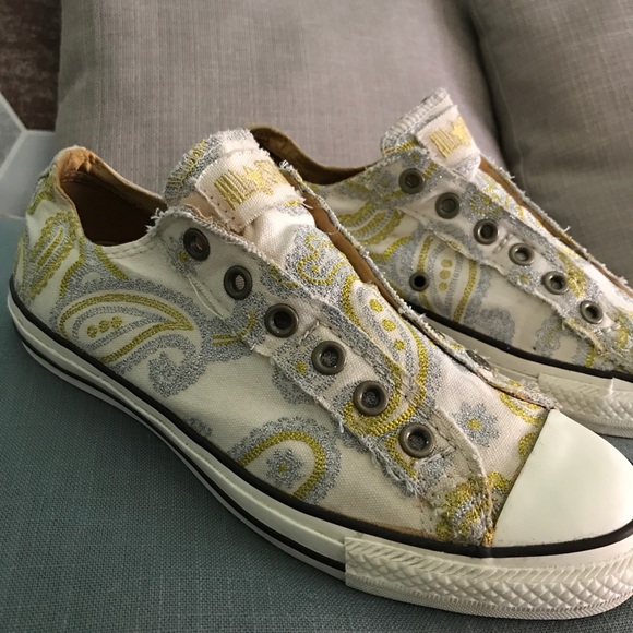 gold and silver converse